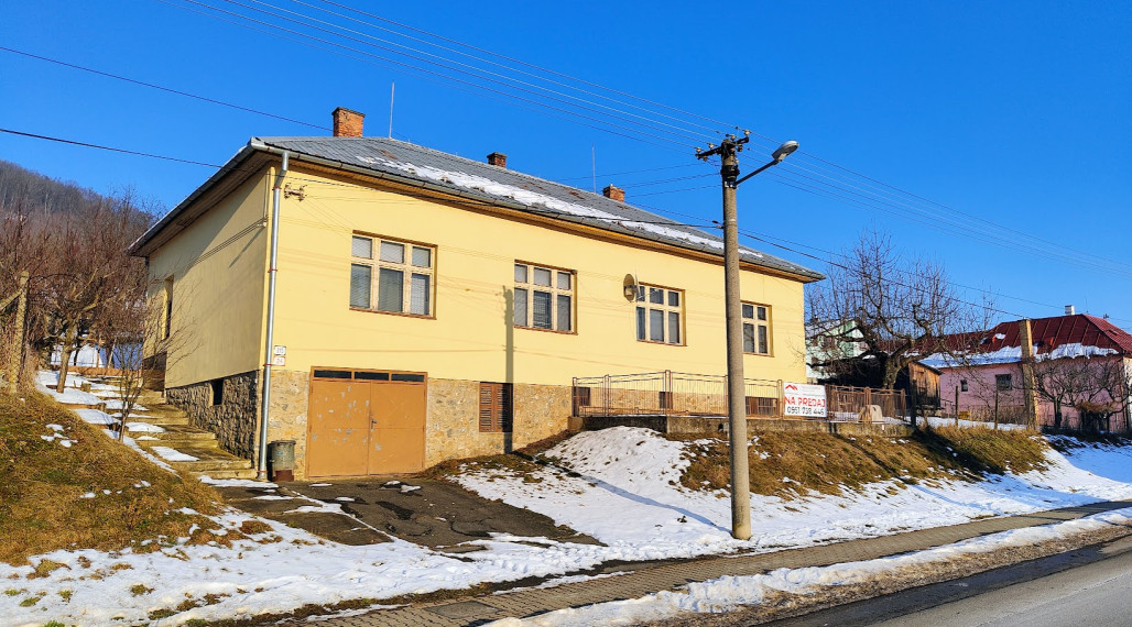 Rodinný dom s jedinečnou atmosférou a veľkorysým priestorom – Lovinobaňa