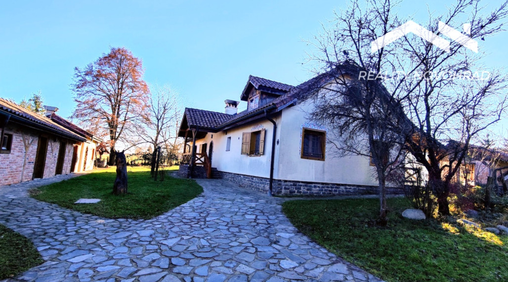 Mimoriadna zľava: Rodinná usadlosť ideálna pre milovníkov koní a pokojného vidieckeho života