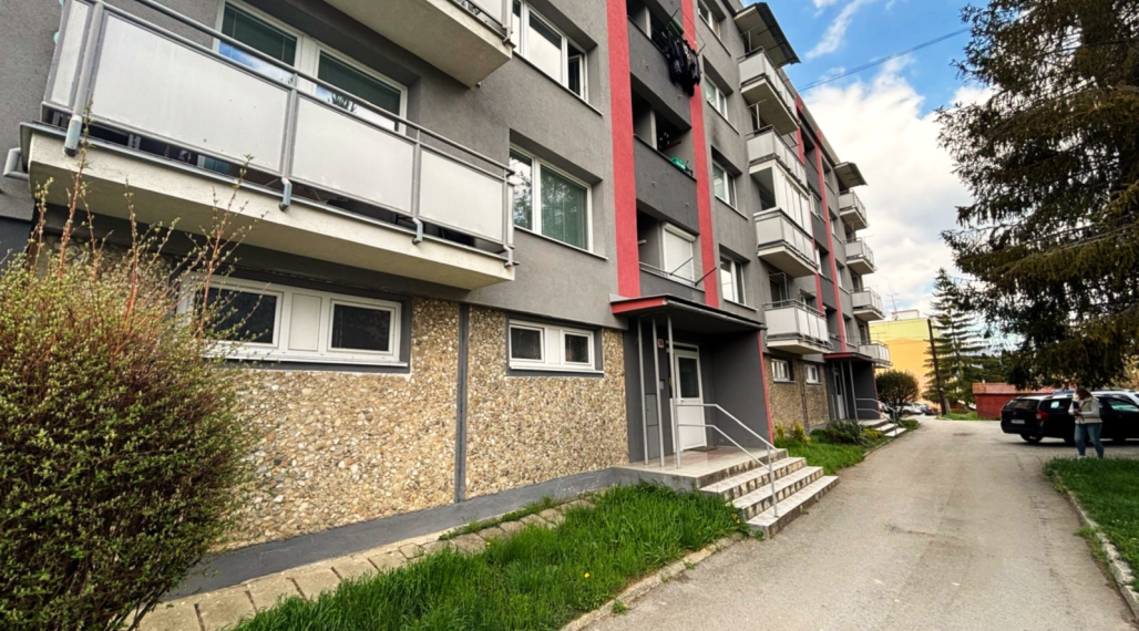 Predaj 2,5 izbového bytu - Hnúšťa