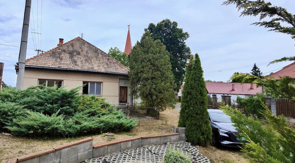 Unikátna nehnuteľnosť s osobitou históriou a atmosférou v obci Horná Strehová