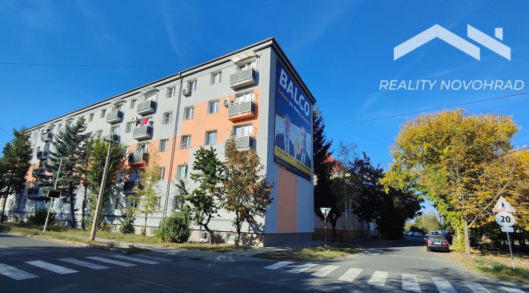 Vkusne zariadený 2,5-izbový byt s balkónom na prenájom – Lučenec