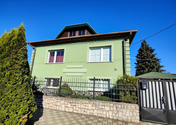 Rodinný dom s bazénom v pokojnej lokalite Lučenca