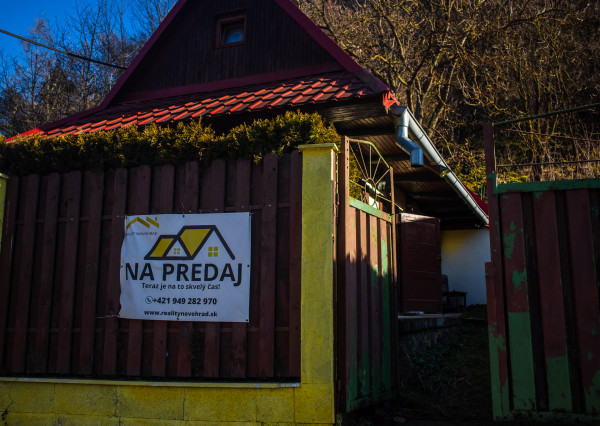Unikátna drevená chalupa v obci Divín- AKCIA !!!