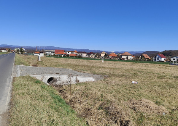 Na predaj stavebný pozemok s kompletnými inžinierskymi sieťami!
