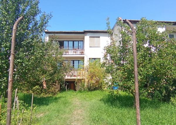 Váš budúci dom v tichej časti Lučenca čaká na nového majiteľa!