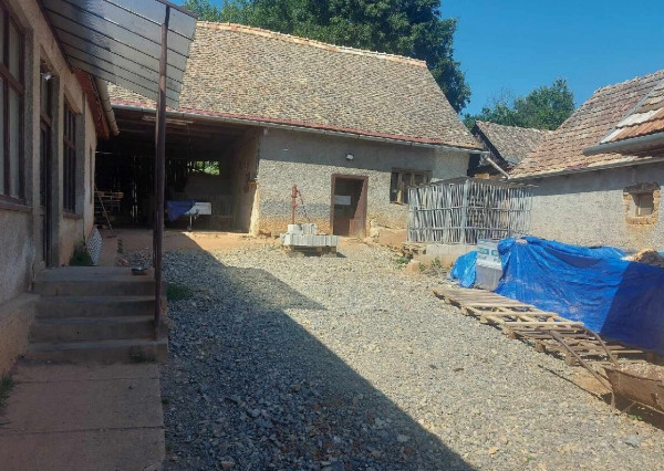 Predaj rodinného domu s veľkým pozemkom v Cinobani