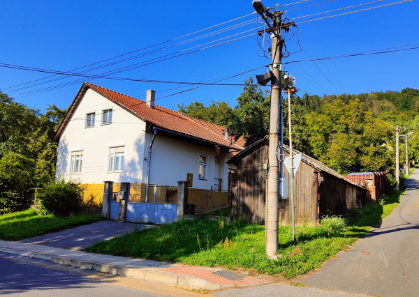 Lovinobaňa: DOM SNOV pod lesom s rozľahlým slnečným pozemkom