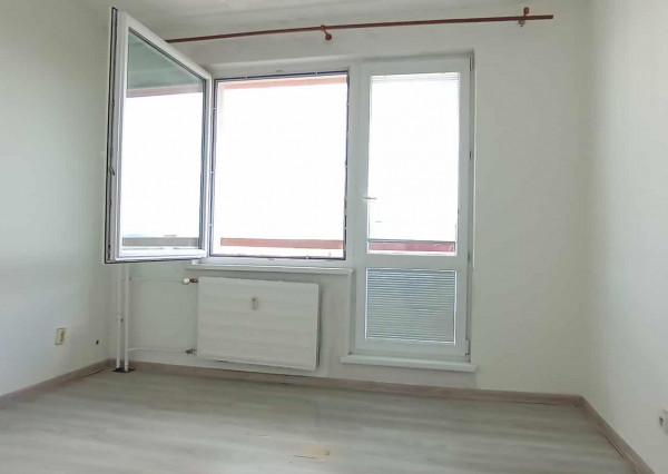 Moderný 3+1 Byt s balkónom v Lučenci na Rúbanisku III
