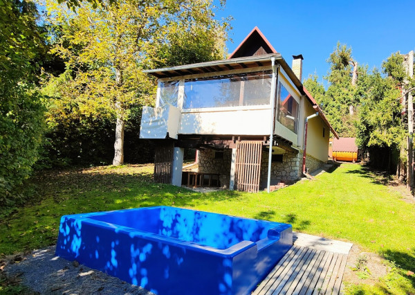 Jedinečná Rekreačná chata Ružiná: Relax so saunou a bazénom - ideálne na celoročné bývanie!