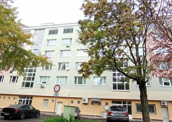 Výnimočný 3,5-izbový byt priamo v centre Lučenca – Námestie republiky