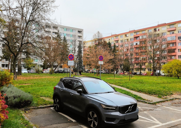 Štýlový 2-izbový byt s balkónom v absolútnom centre Lučenca