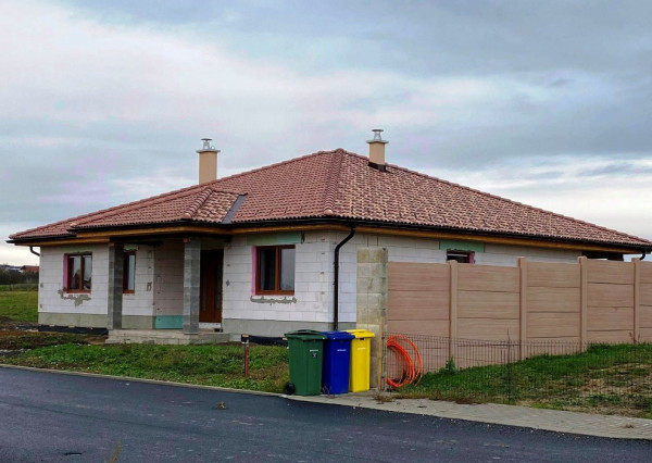NOVÉ MIKUŠOVCE okr. LUČENEC  - NOVOSTAVBA 164 m2  na POZEMKU 1090 m2
