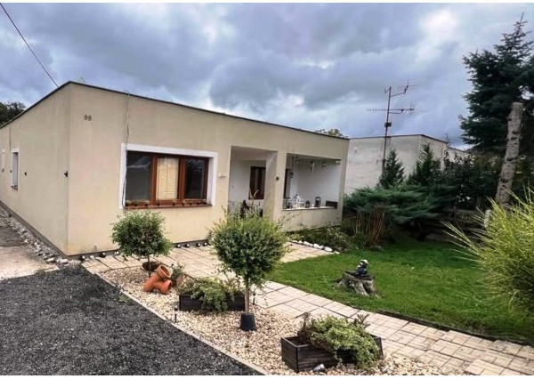 ZÁVADA (VK) - Moderný 4-izbový bungalov 135 m2 s veľkorysým pozemkom 1436 m²