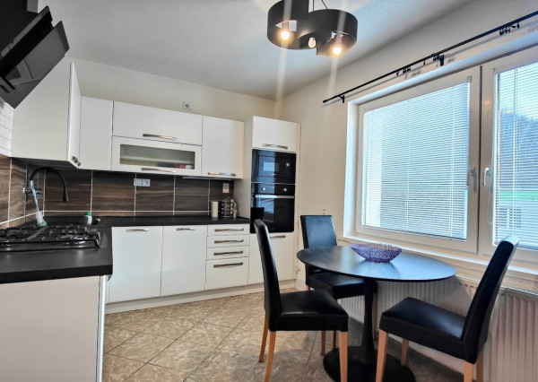 Komfortné bývanie v Zlatne – 2-izbový byt s dvoma loggiami aj so zariadením