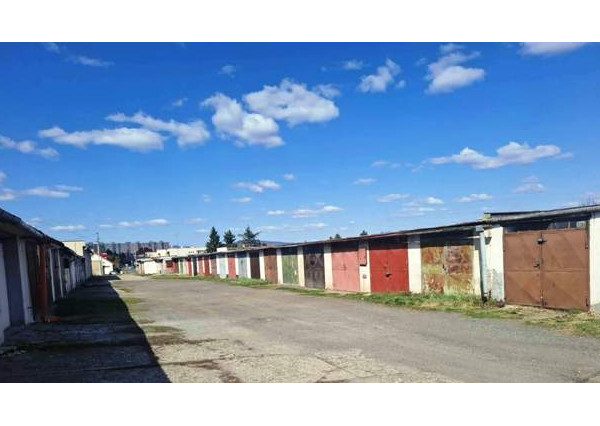 MALINOVSKÉHO(LC) 2-izb.byt 55 m2, TEHLA s balkónom + GARÁŽ