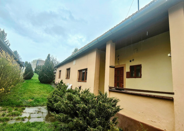 Autentický vidiecky dom v Starej Haliči: Spojenie tradície a moderného bývania