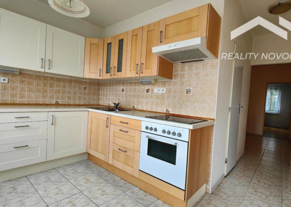 VEĽKORYSÝ 3-IZBOVÝ BYT V SRDCI MESTA – ZELEŇ, LOGGIA A POHODLNÉ BÝVANIE S VÝŤAHOM