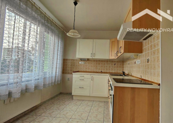 VEĽKORYSÝ 3-IZBOVÝ BYT V SRDCI MESTA – ZELEŇ, LOGGIA A POHODLNÉ BÝVANIE S VÝŤAHOM