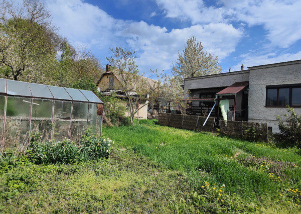 Dvojpodlažný rodinný dom v obľúbenej lokalite Malá Ves