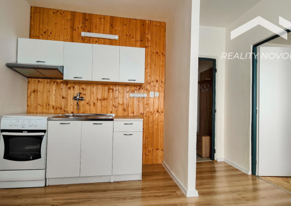 🔑 1-izbový byt na PREDAJ – 36 m², výťah, skvelá lokalita, Poltár