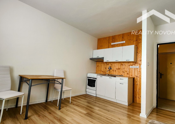 🔑 1-izbový byt na PREDAJ – 36 m², výťah, skvelá lokalita, Poltár