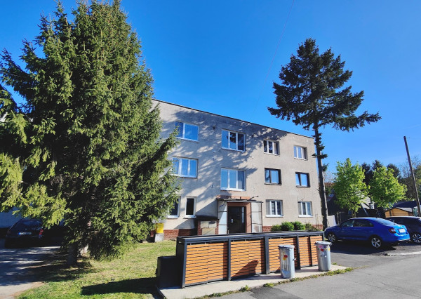 Ideálne bývanie: 2-izbový byt s 2 loggiami v pokojnej lokalite – Halič