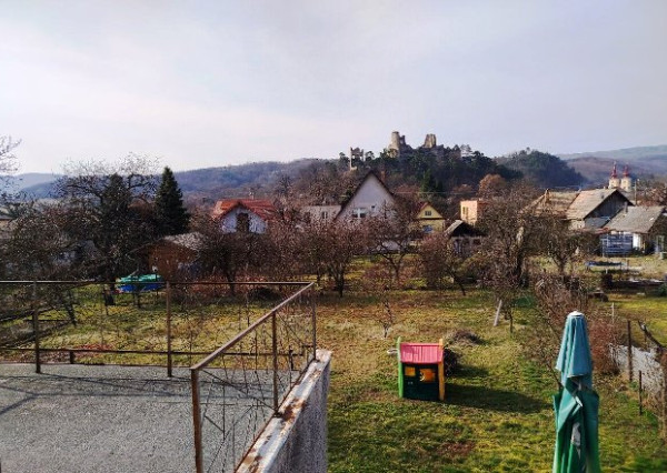 RD v DIVÍNE  okr. Lučenec s výhľadom na hrad - bývanie s chuťou histórie