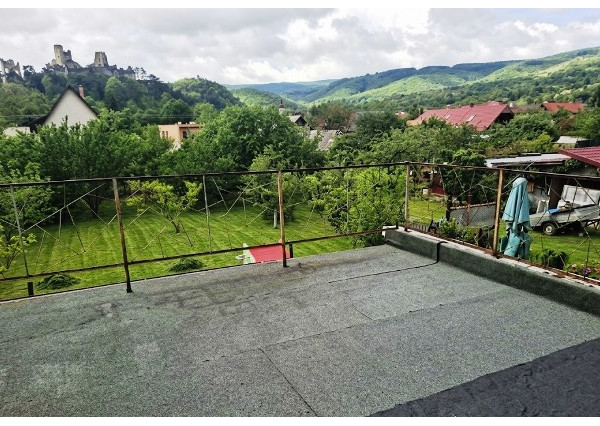 RD v DIVÍNE  okr. Lučenec s výhľadom na hrad - bývanie s chuťou histórie