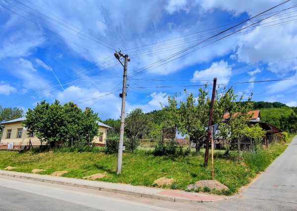 🔥 MIMORIADNA ZĽAVA 20 000 €! Dom s charakterom a rozľahlým pozemkom v centre Lovinobane