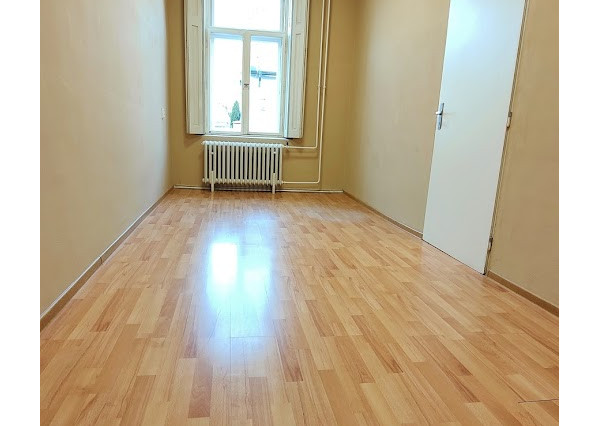 Priestor pre ambulanciu, kanceláriu či služby v centre mesta s vlastným parkovaním