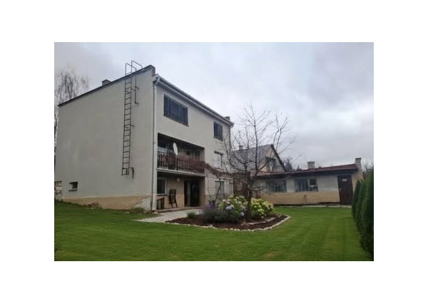 OPATOVÁ-Priestranný  4-izb. rodinný dom s 2x GARÁŽ a NOVÁ STRECHA