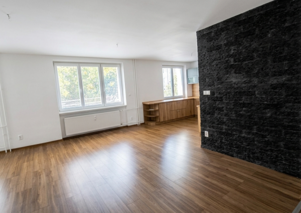 3 IZBOVÝ BYT LUČENEC - PRIAME CENTRUM