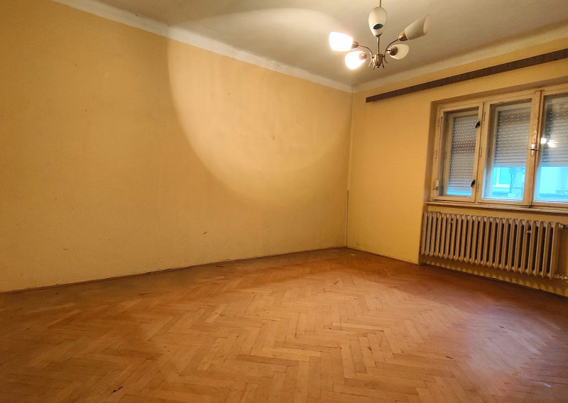 Prízemný rodinný dom s prístavbou v blízkosti parku - fotografia 3