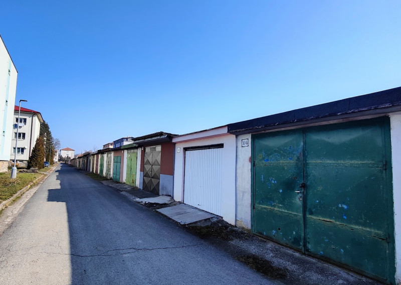 Predaj murovaná garáž 20 m² – ul. A. Jiráska - fotografia 1