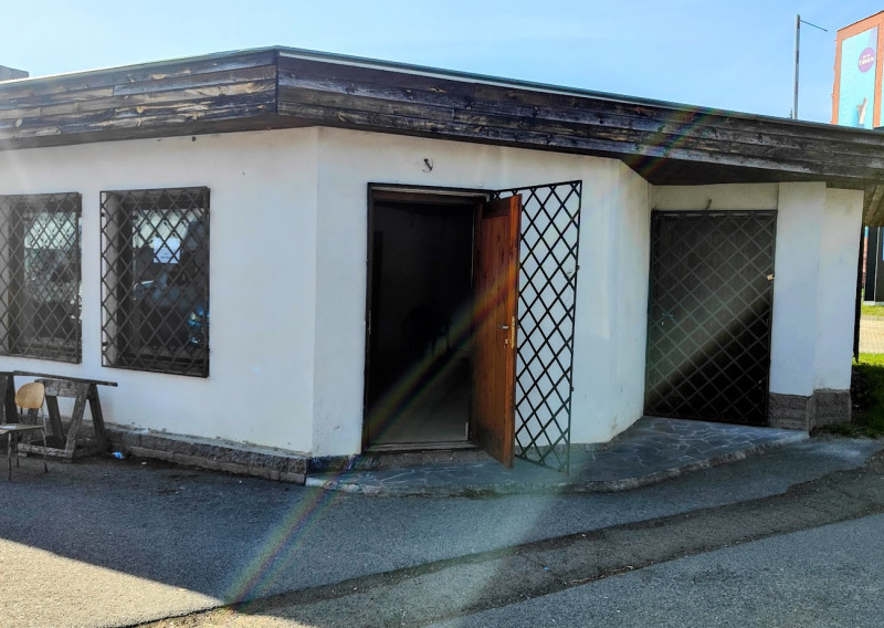 Podnikateľský priestor na predaj – Ideálny pre služby aj obchod - fotografia 2