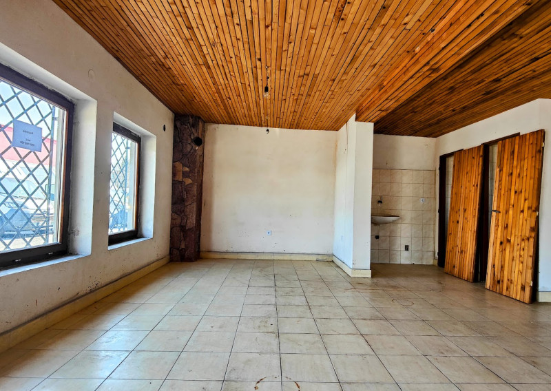 Podnikateľský priestor na predaj – Ideálny pre služby aj obchod - fotografia 3