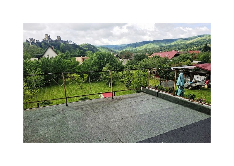 RD v DIVÍNE  okr. Lučenec s výhľadom na hrad - bývanie s chuťou histórie - fotografia 3