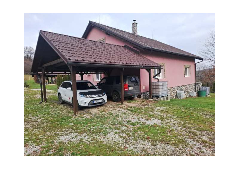 LUKOVIŠTIA okres Rimavska Sobota - RODINNÁ USADLOSŤ 1,9 ha s BOHATÝM ZŹEMÍM - fotografia 2